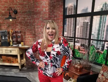 Mariela en una oficina